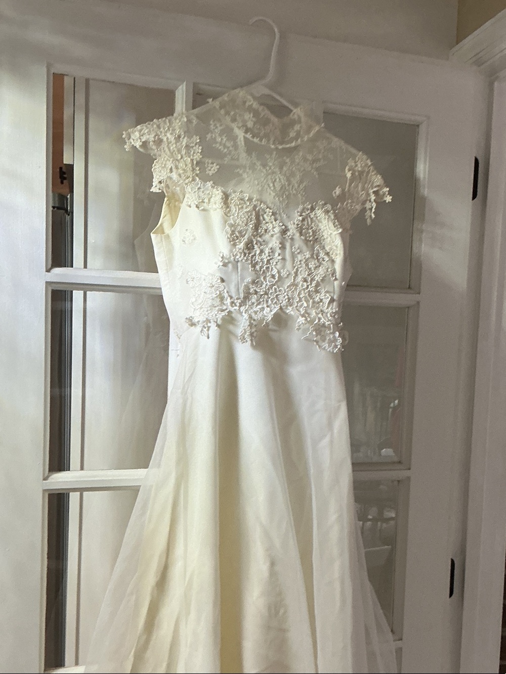 Vintage High-Neck Lace Bodice Ivory Wedding Gown with fingerless gloves